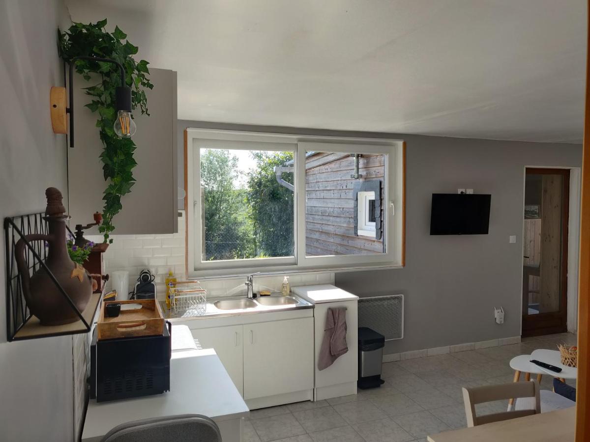 Gîte de la Vallée Genneville Extérieur photo