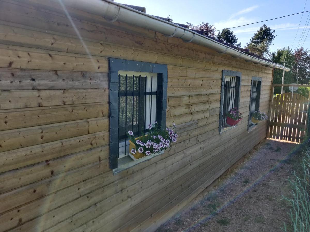 Gîte de la Vallée Genneville Extérieur photo