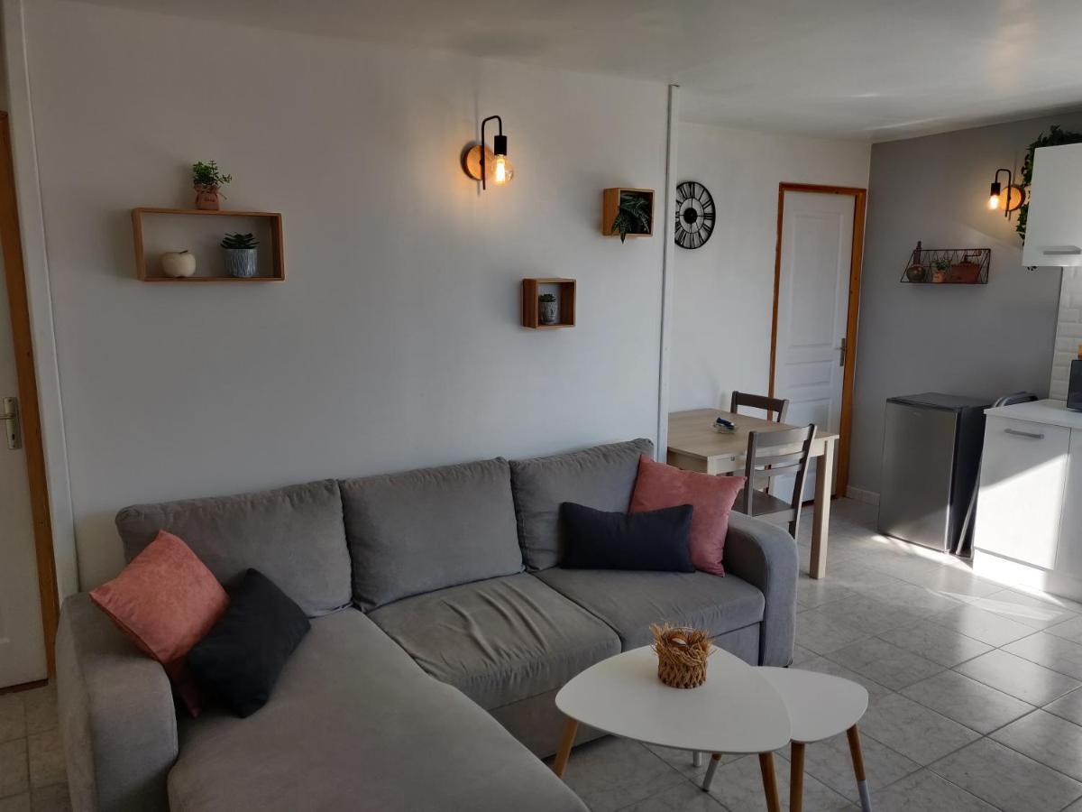 Gîte de la Vallée Genneville Extérieur photo
